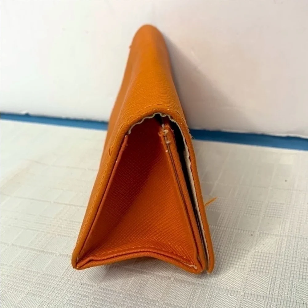 Tory Burch Glasses / Sunnies case in Orange with gold tone emblem